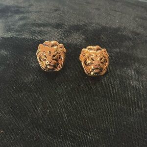 ❤️ VINTAGE Anne Klein Lion’s Head logo earrings.